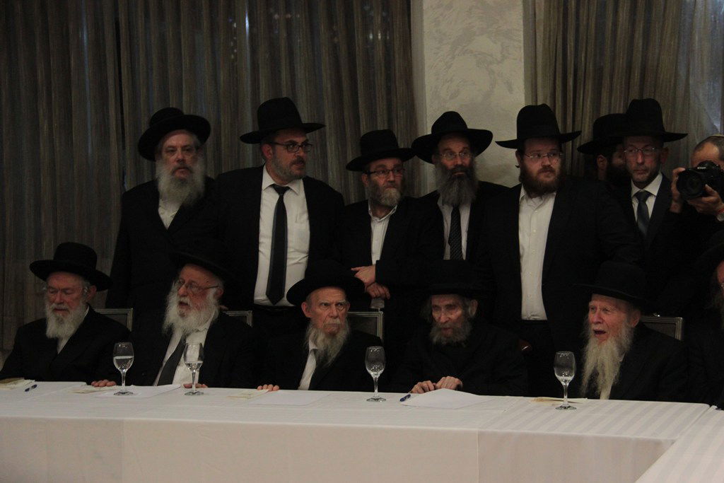 כינוס המועצות ההיסטורי: גלרית ענק