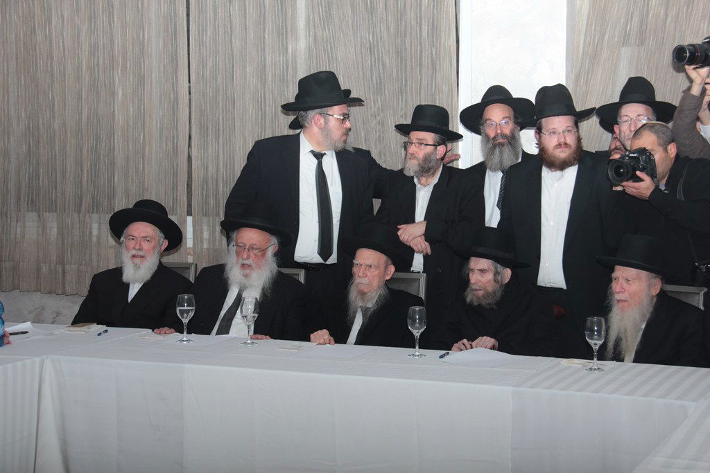 כינוס המועצות ההיסטורי: גלרית ענק