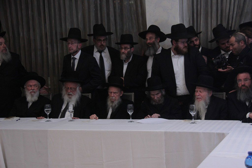 כינוס המועצות ההיסטורי: גלרית ענק