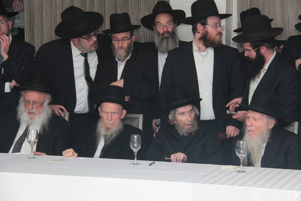 כינוס המועצות ההיסטורי: גלרית ענק