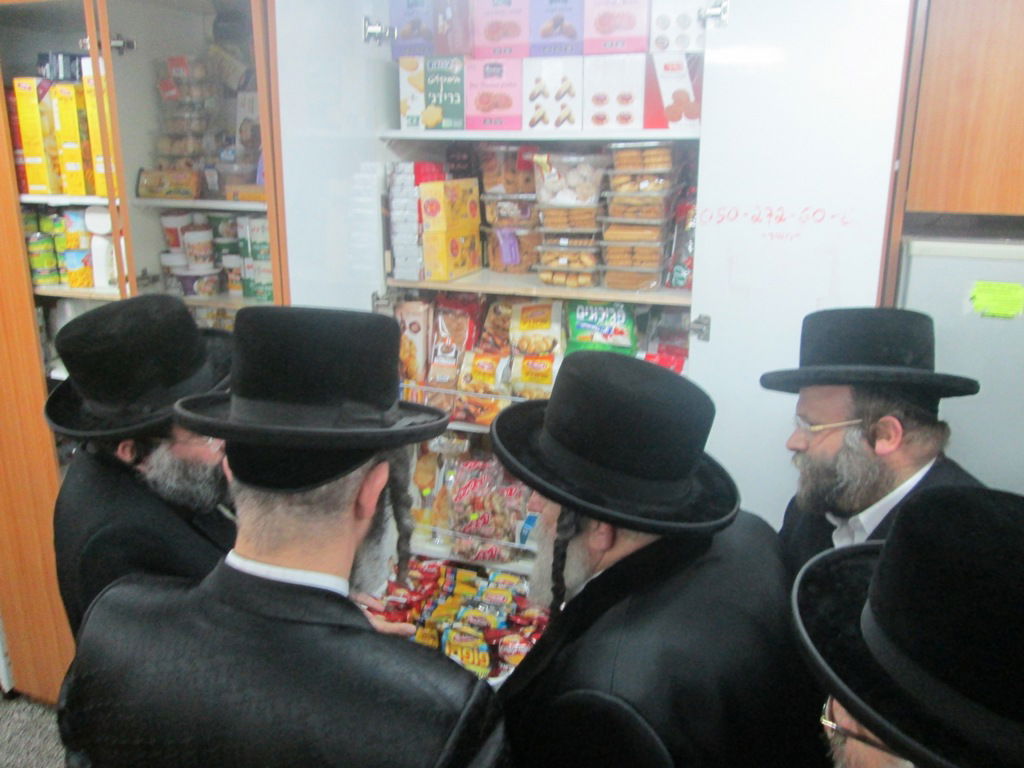 תיעוד: האדמו"ר מויז'ניץ ביקר בתל השומר