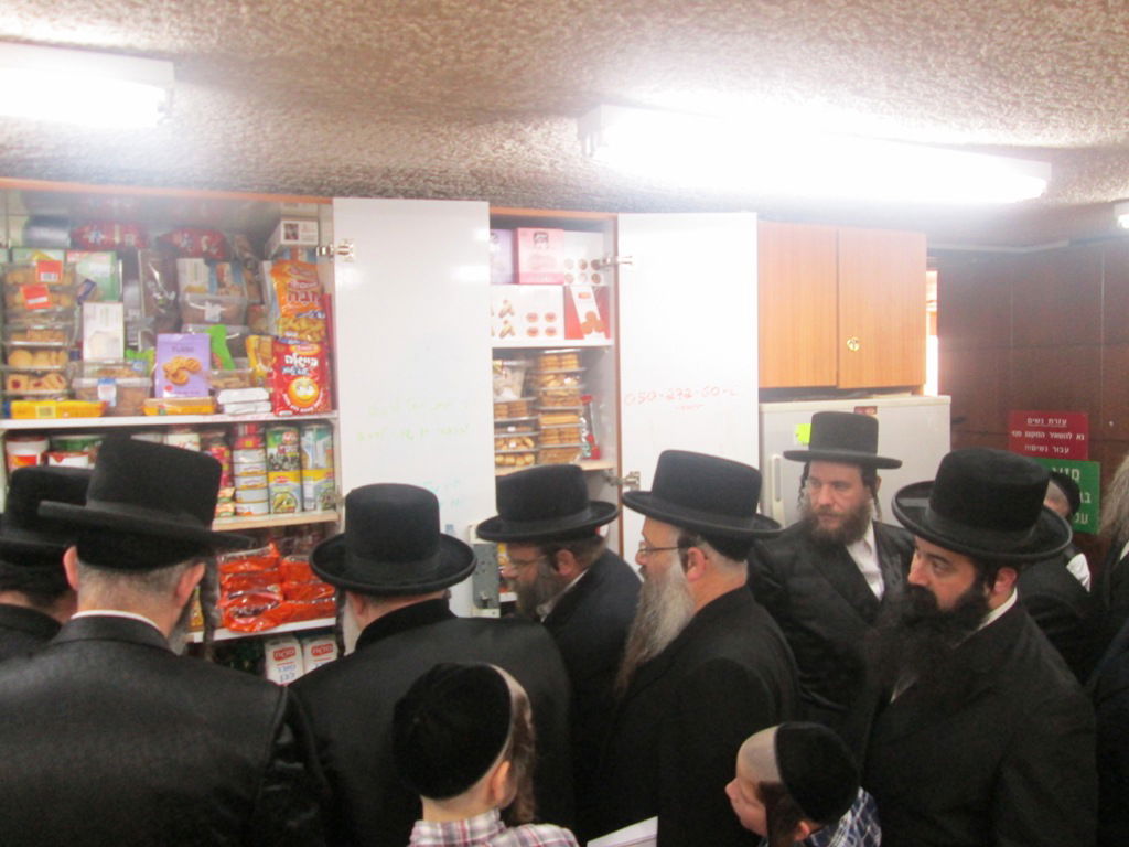 תיעוד: האדמו"ר מויז'ניץ ביקר בתל השומר