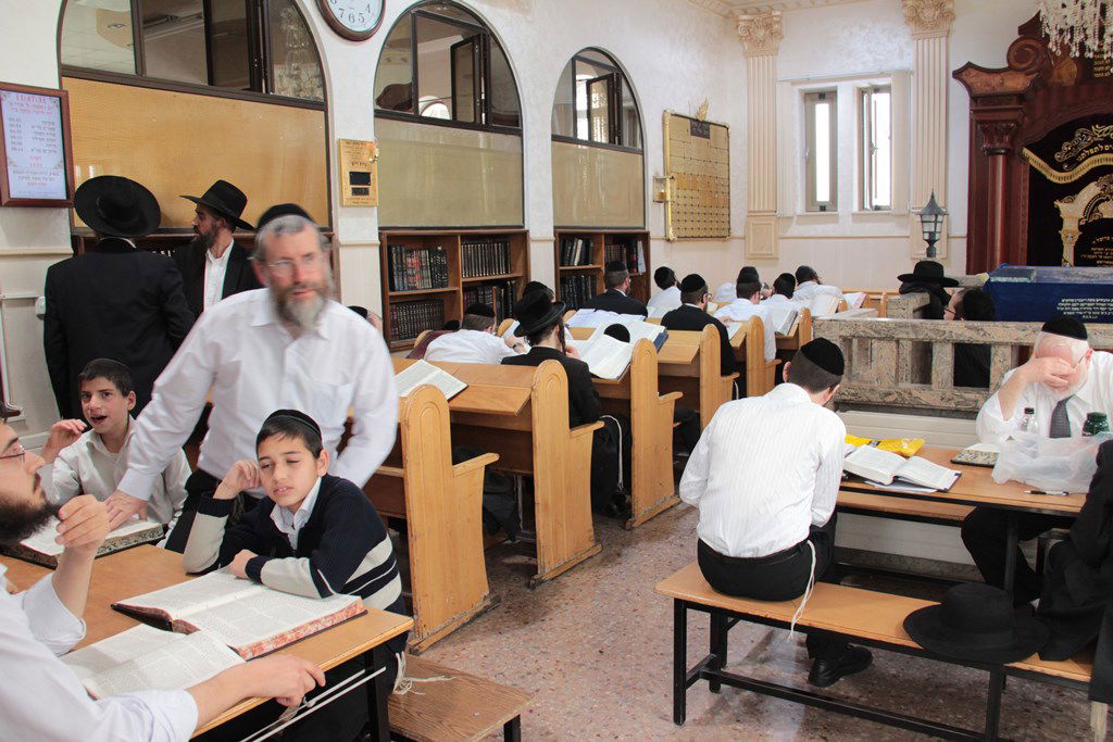 רגע לפני העצרת: עוסקים בתורה