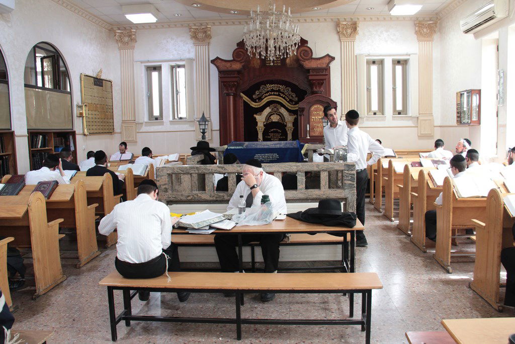 רגע לפני העצרת: עוסקים בתורה