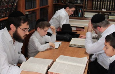 רגע לפני העצרת: עוסקים בתורה