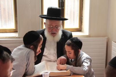 אחד ממיליון: הסבא והנכדים שקמו ב-5 בבוקר ל"עצרת המיליון"