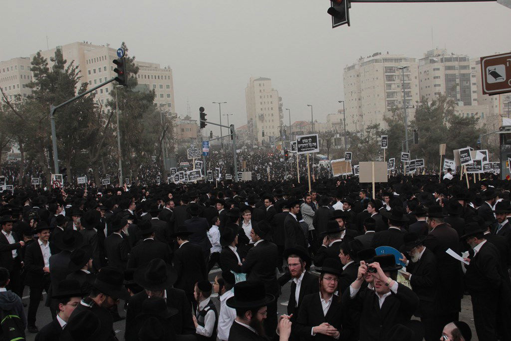מאות אלפים בירושלים: כן לעולם התורה, לא לצבא • תיעוד ענק