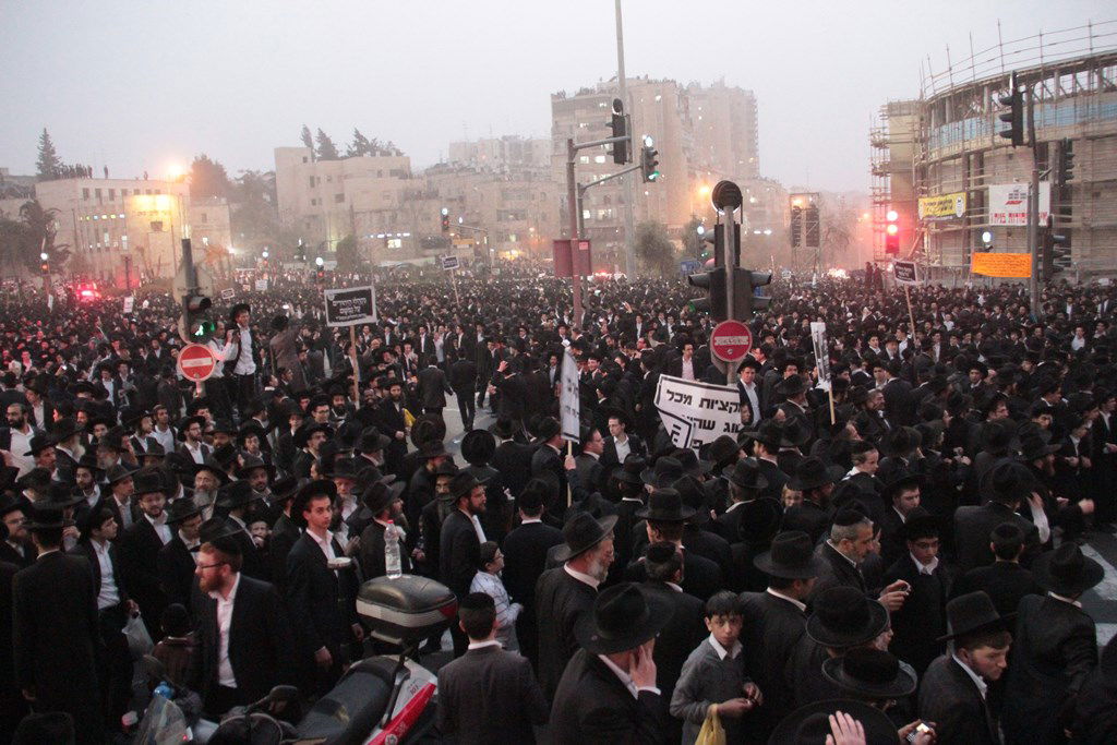 מאות אלפים בירושלים: כן לעולם התורה, לא לצבא • תיעוד ענק