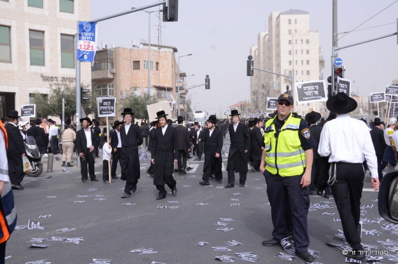 60 ריבוא זעקו: "לא נתגייס לצבא בשום פנים ואופן" • סיקור