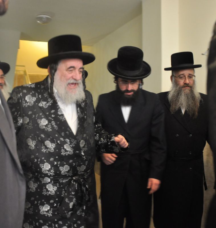 האדמו"ר מויז'ניץ נגד הסרוגים: למה קוראים להם "הבית היהודי"?