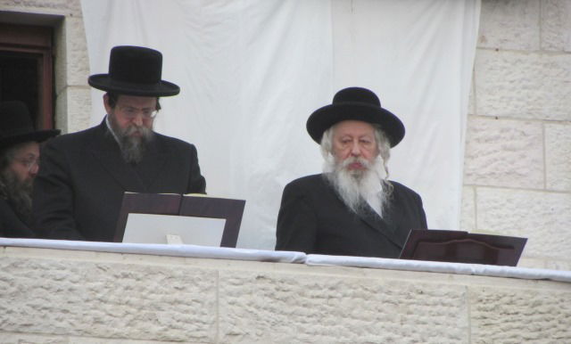 תמונות: האדמו"ר מגור והאדמו"ר מבאיאן ב"עצרת"