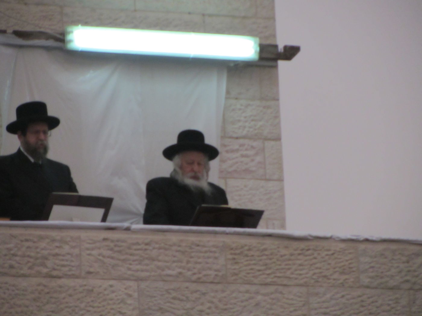 תמונות: האדמו"ר מגור והאדמו"ר מבאיאן ב"עצרת"