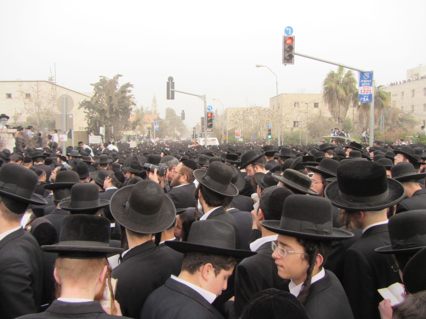 תמונות: האדמו"ר מגור והאדמו"ר מבאיאן ב"עצרת"