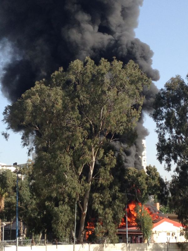 אש בקריה בתל אביב: שריפה פרצה בחדר האוכל