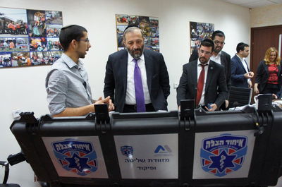 דרעי באיחוד הצלה, הצהריים