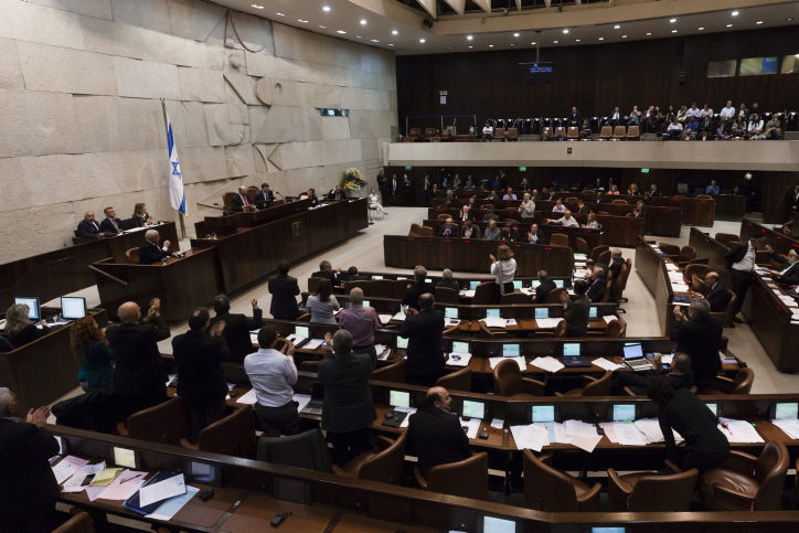 הפלונטר של המועמדים לנשיאות: חוק הגיוס