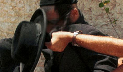 צרפת: שני אלמונים תקפו רב בתוך בית כנסת