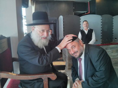 הגר"א אלבז ואבוטבול, הצהריים