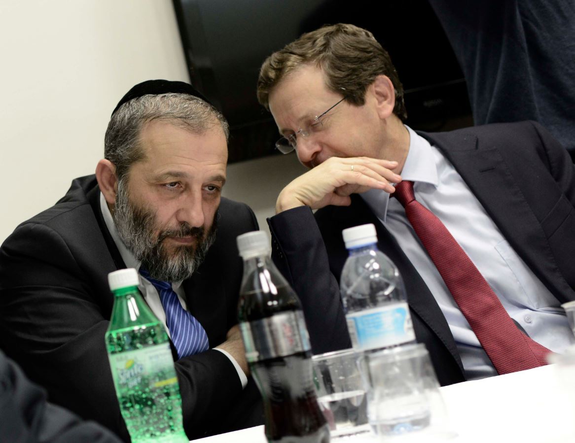 בוז'י הרצוג ואריה דרעי, השבוע