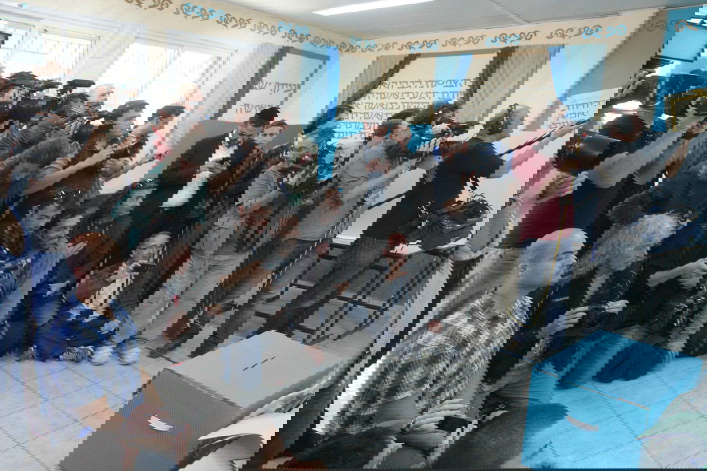 תמונות: משה אבוטבול בוחר במשה אבוטבול