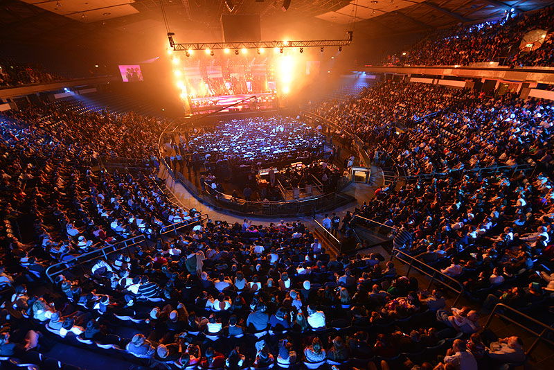 יעקב שוואקי במופע בכורה להשקת האלבום החדש "קולות"