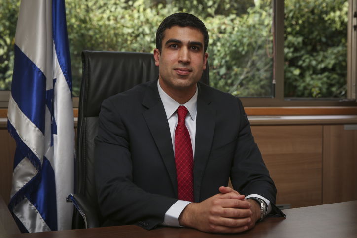 "צדיק בסדום של הבית היהודי", ח"כ יוני שטבון. תומך בלומדי התורה הקדושה.