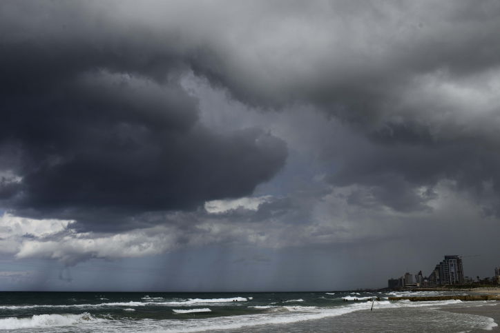 התחזית: סוער גם מחר, בפורים התחממות ניכרת