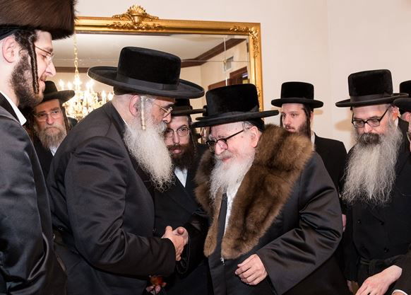 האדמו"ר מסקווירא בירך את הרבי מדושינסקי לרגל חתונת בנו