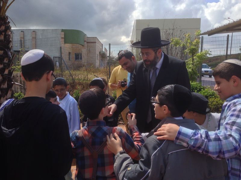 הרב דוד לאו ביקר בשדרות: "חיילי 'כיפת ברזל' מחויכים ומלאי אמונה"