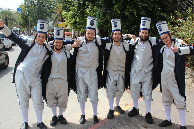 חגיגות פורים בבני ברק תשע"ד • צפו בגלריית תמונות