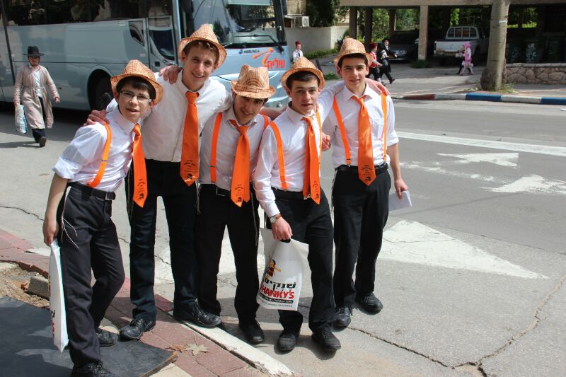 חגיגות פורים בבני ברק תשע"ד • צפו בגלריית תמונות