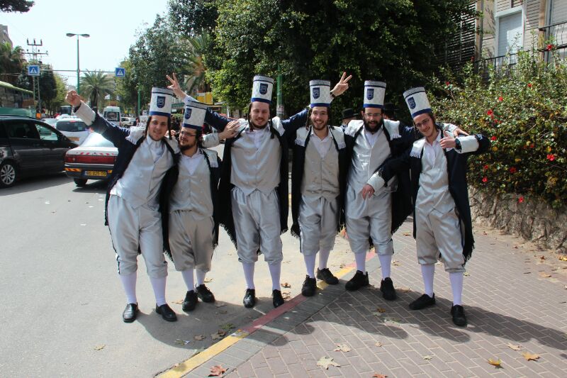 חגיגות פורים בבני ברק תשע"ד • צפו בגלריית תמונות