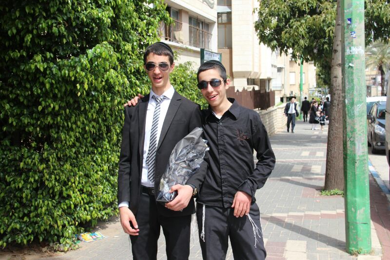 חגיגות פורים בבני ברק תשע"ד • צפו בגלריית תמונות