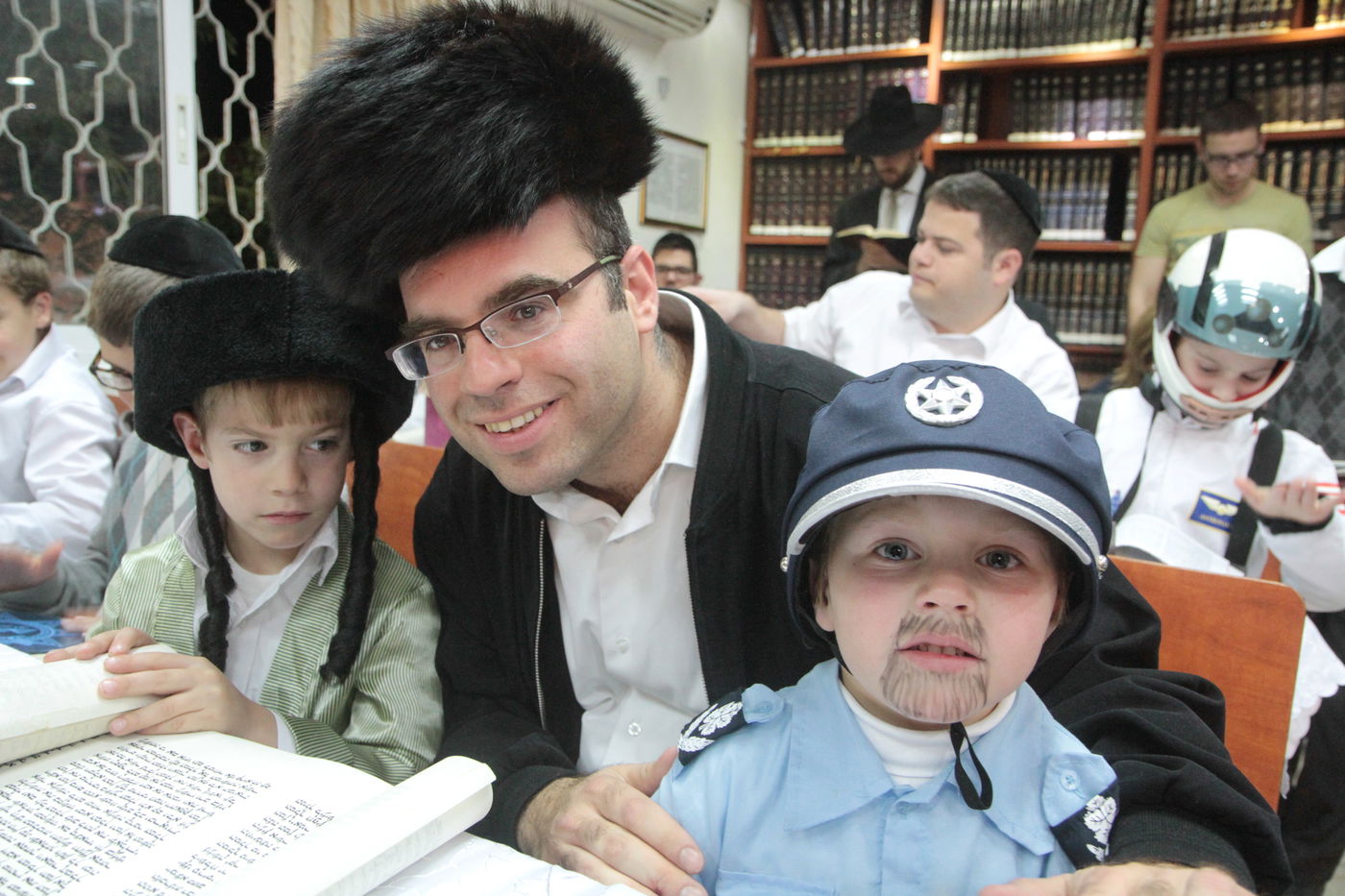 צפו בתיעוד מיוחד: בית שמש חוגגת פורים