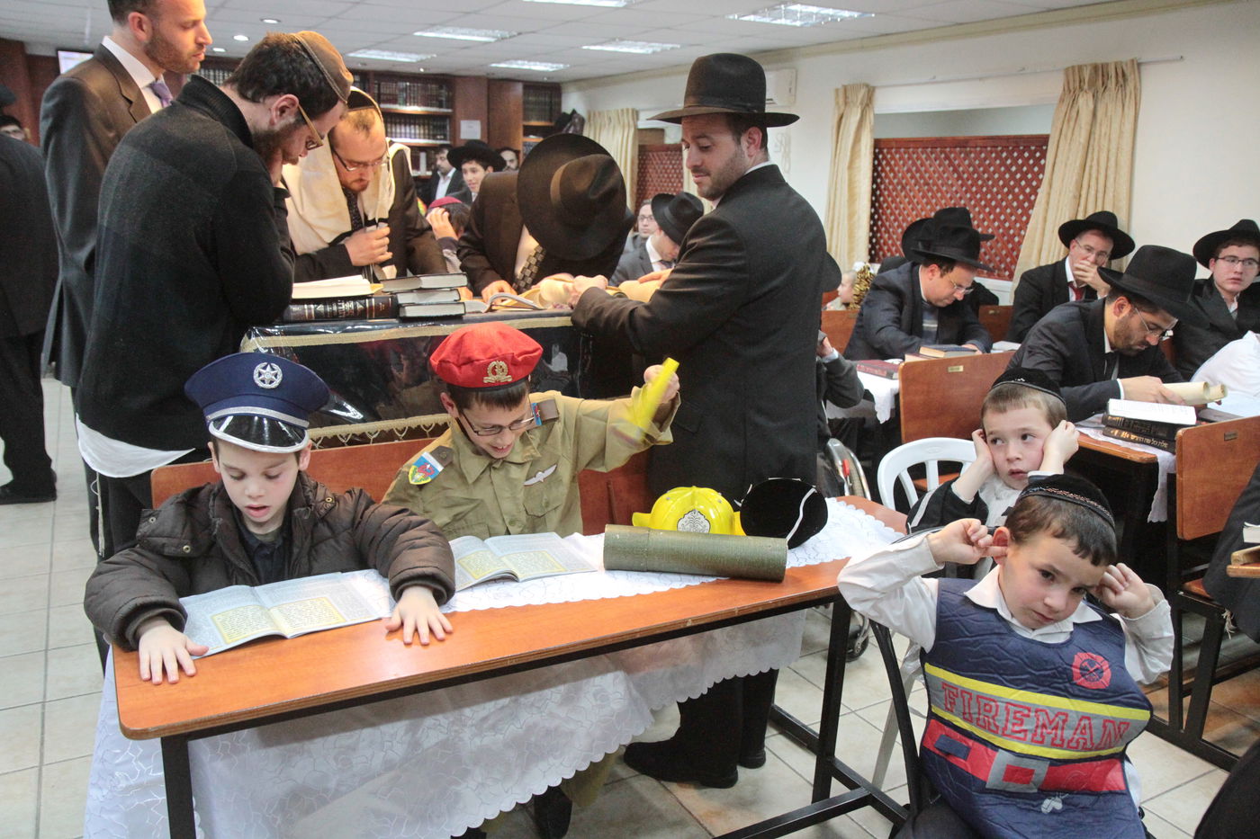 צפו בתיעוד מיוחד: בית שמש חוגגת פורים