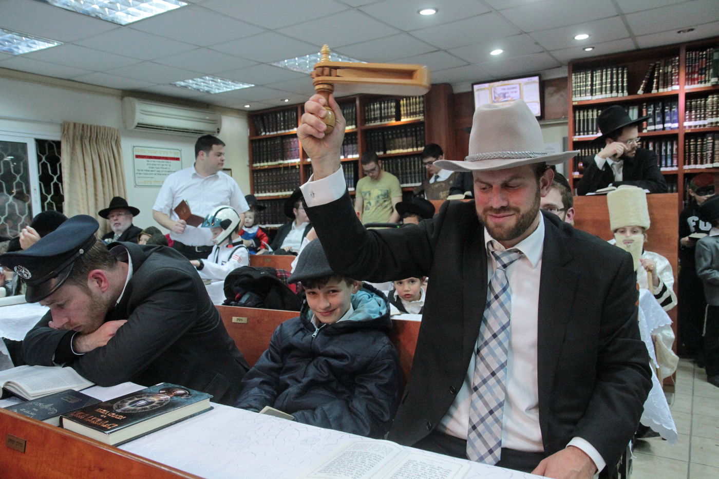 צפו בתיעוד מיוחד: בית שמש חוגגת פורים