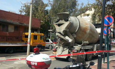 פתח תקווה: מערבל בטון דרס צעירה למוות