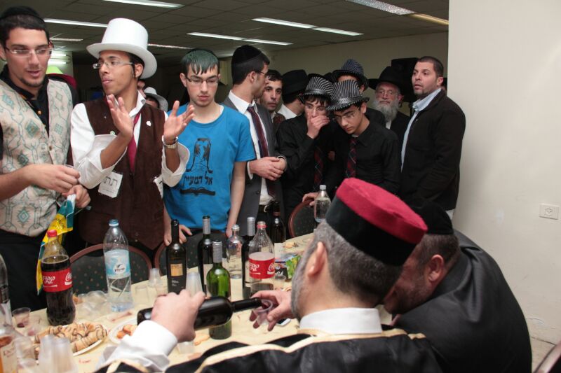 תמונות:  יו"ר ש"ס אריה דרעי חוגג את פורים