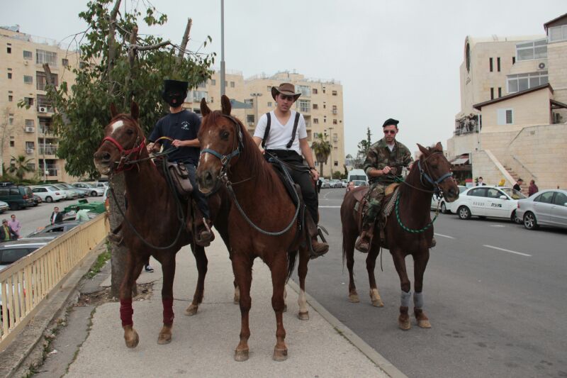 תמונות:  יו"ר ש"ס אריה דרעי חוגג את פורים