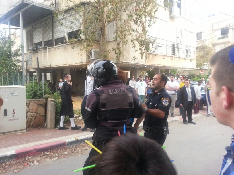 בני ברק: דקר את חברו ונעצר • תיעוד