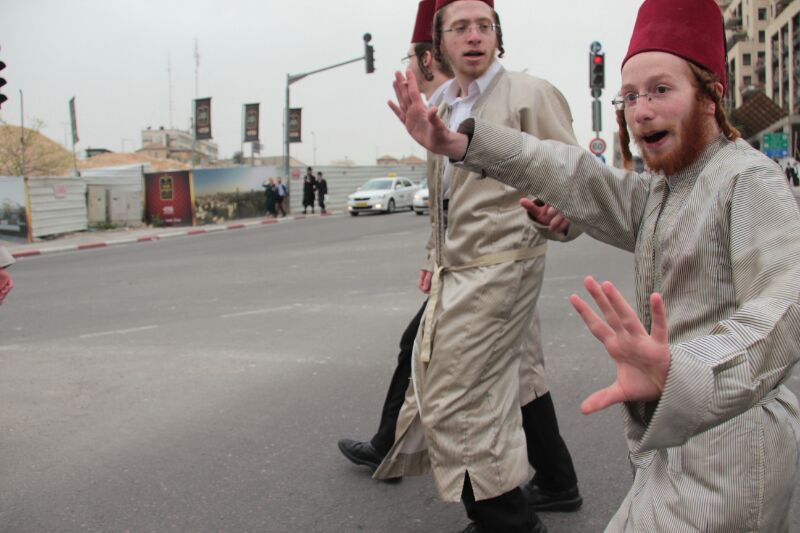 עד דלא ידע: צפו בחגיגות פורים בירושלים