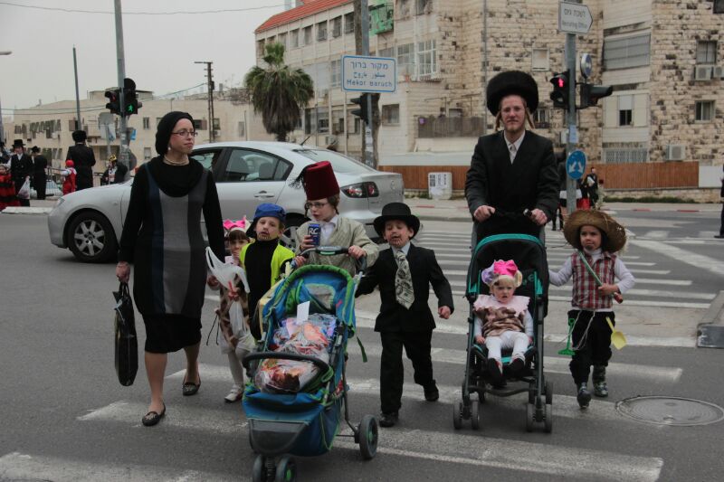 עד דלא ידע: צפו בחגיגות פורים בירושלים