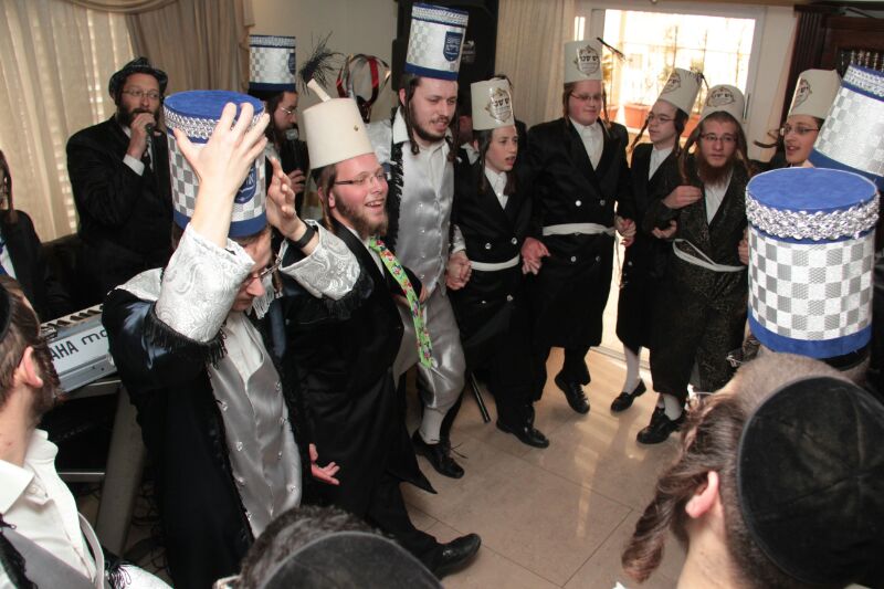 עד דלא ידע: צפו בחגיגות פורים בירושלים