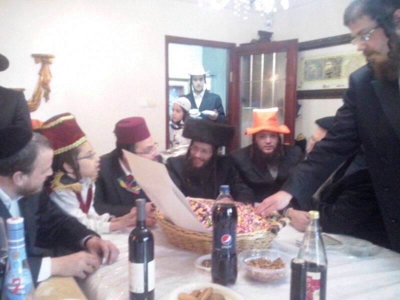 משלוח המנות של סיעת 'כח' לח"כ מאיר פרוש: 3,650 סוכריות