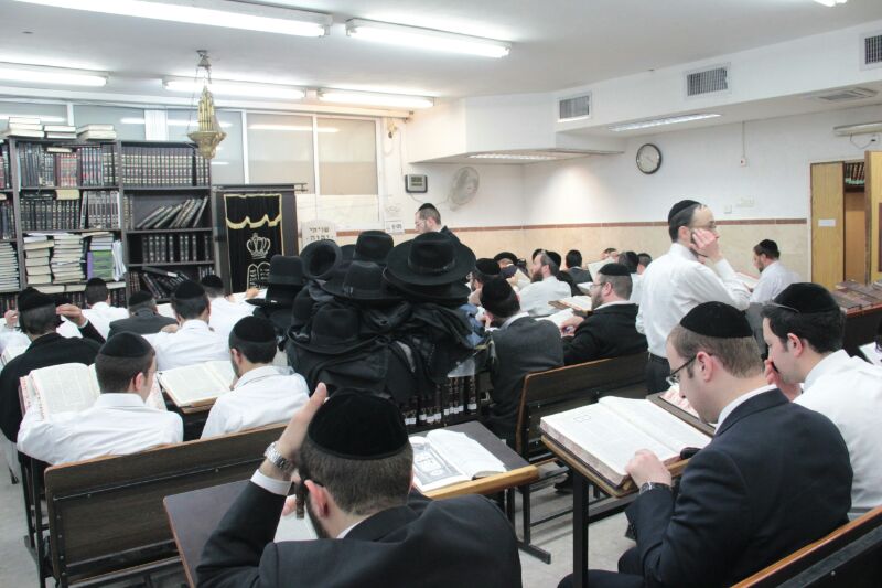 תיעוד: שטייגען בבתי המדרש בעיצומו של פורים