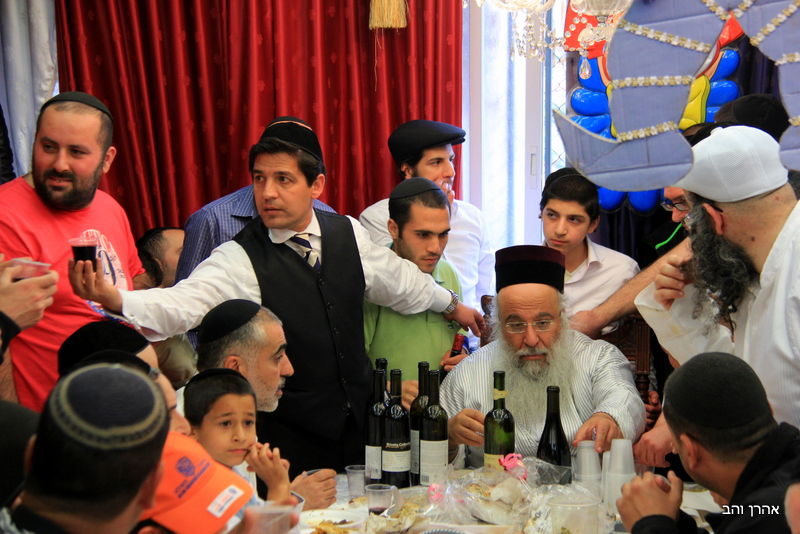 צפו: פורים בחצר המקובל רבי בניהו שמואלי