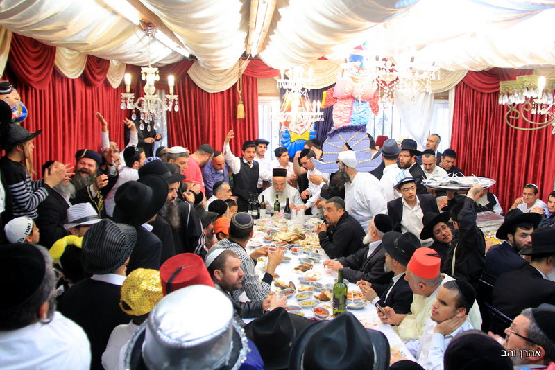 צפו: פורים בחצר המקובל רבי בניהו שמואלי
