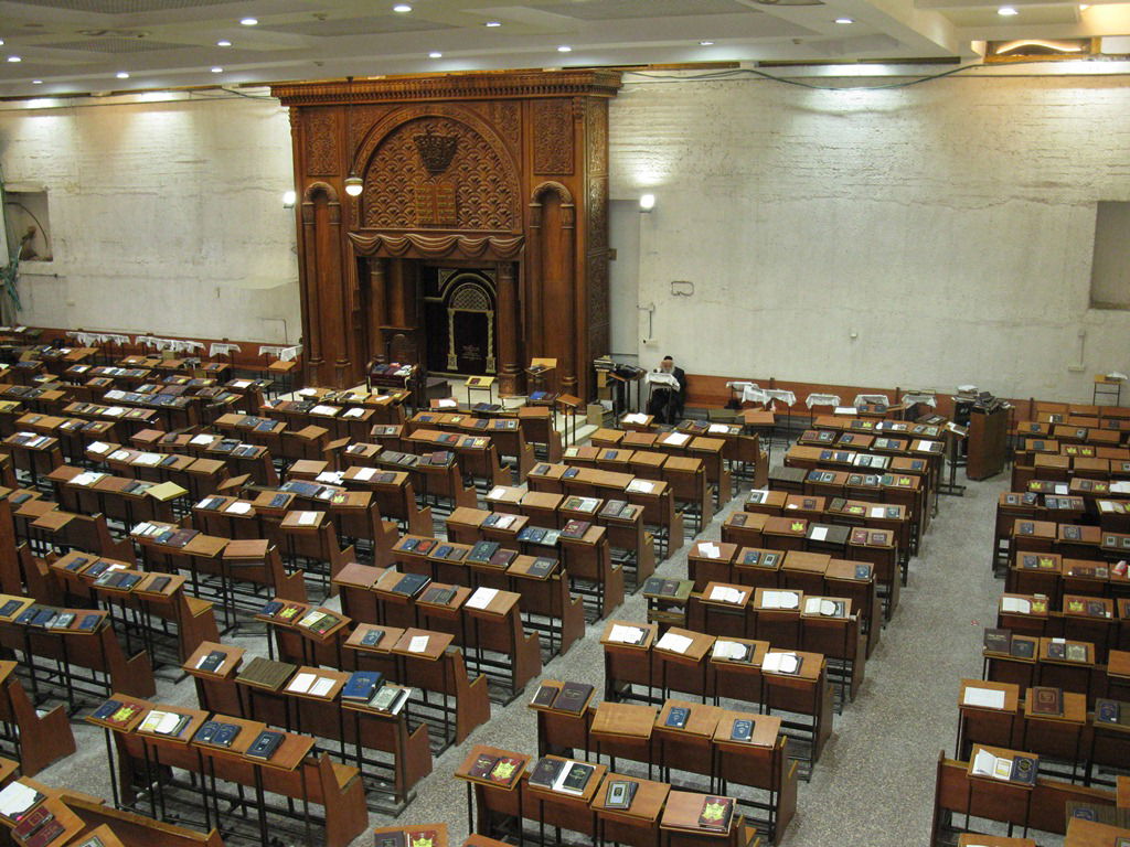 פורים בישיבת פוניבז' • תיעוד ענק