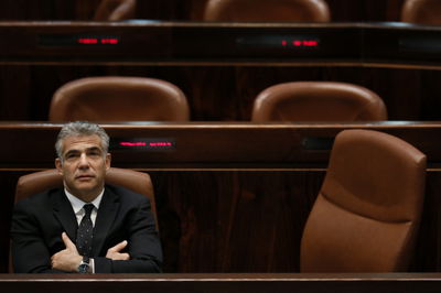 התוכנית של לפיד: דירה ראשונה בלי מע"מ - אך לא לחרדים