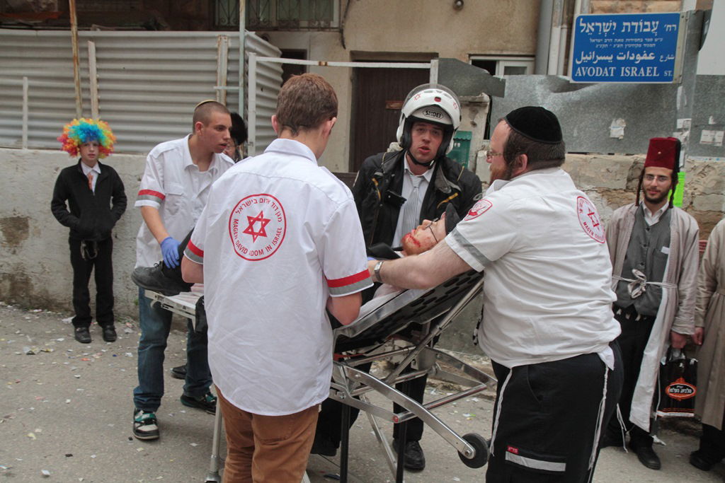 פורים בירושלים • הגלריה של יעקב לדרמן